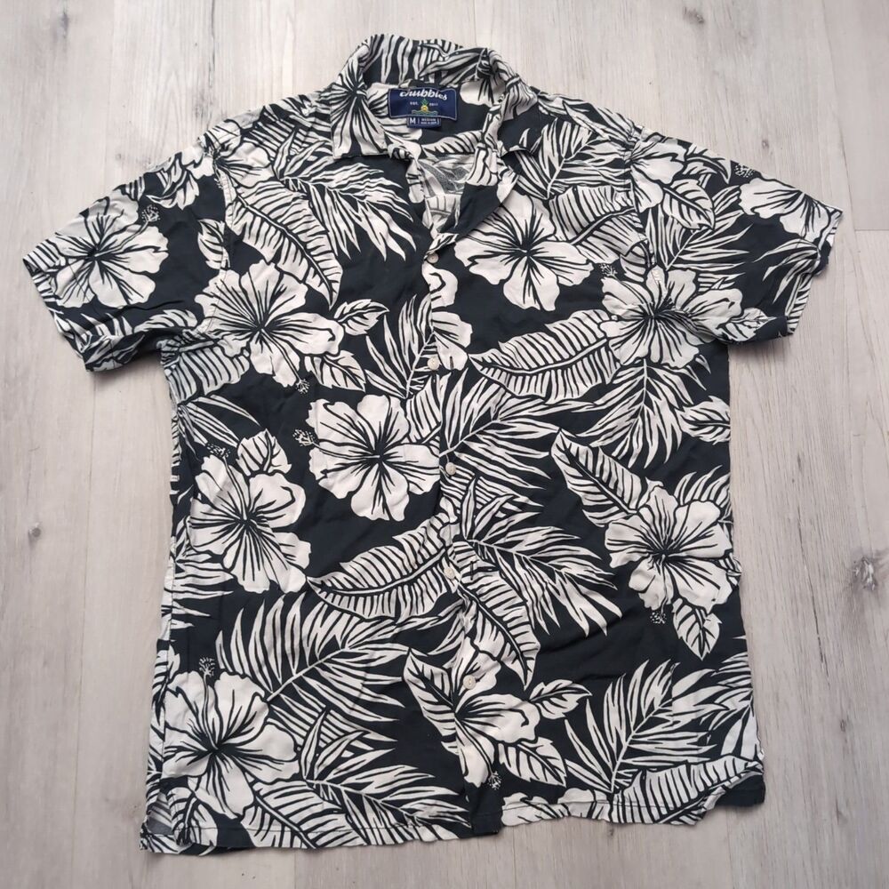 Chubbies Button Shirt Mens Medium Black White Hawaiian Tropical Beach Casual